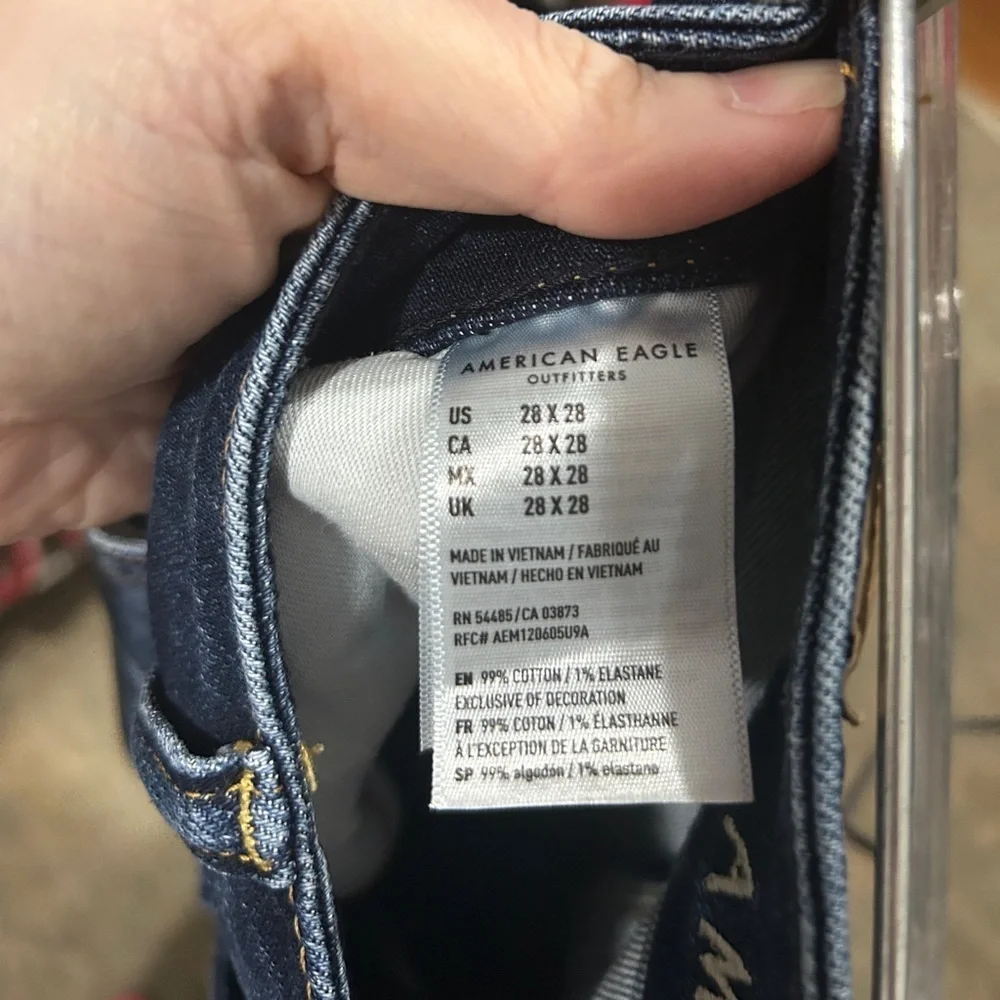 American Eagle Distressed Blue Jeans